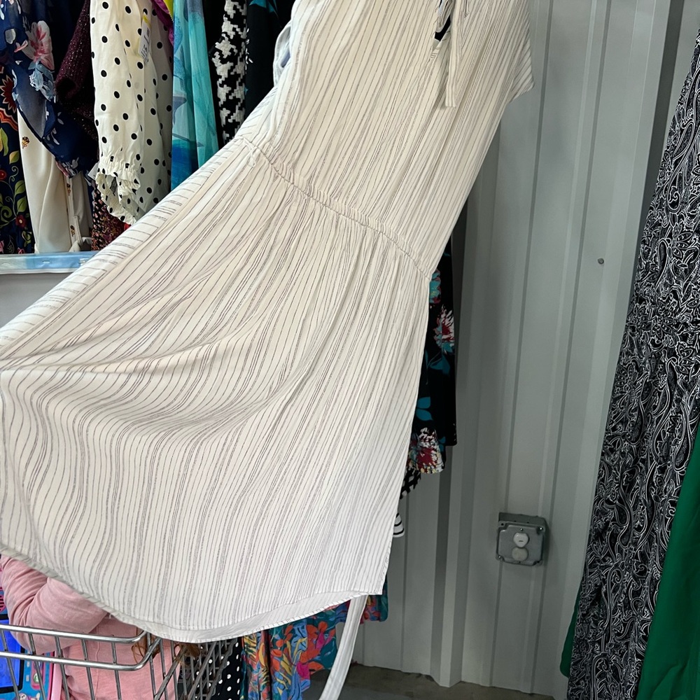 LC Lauren Conrad Cream Floral Stripe Dress - Picture 6 of 6